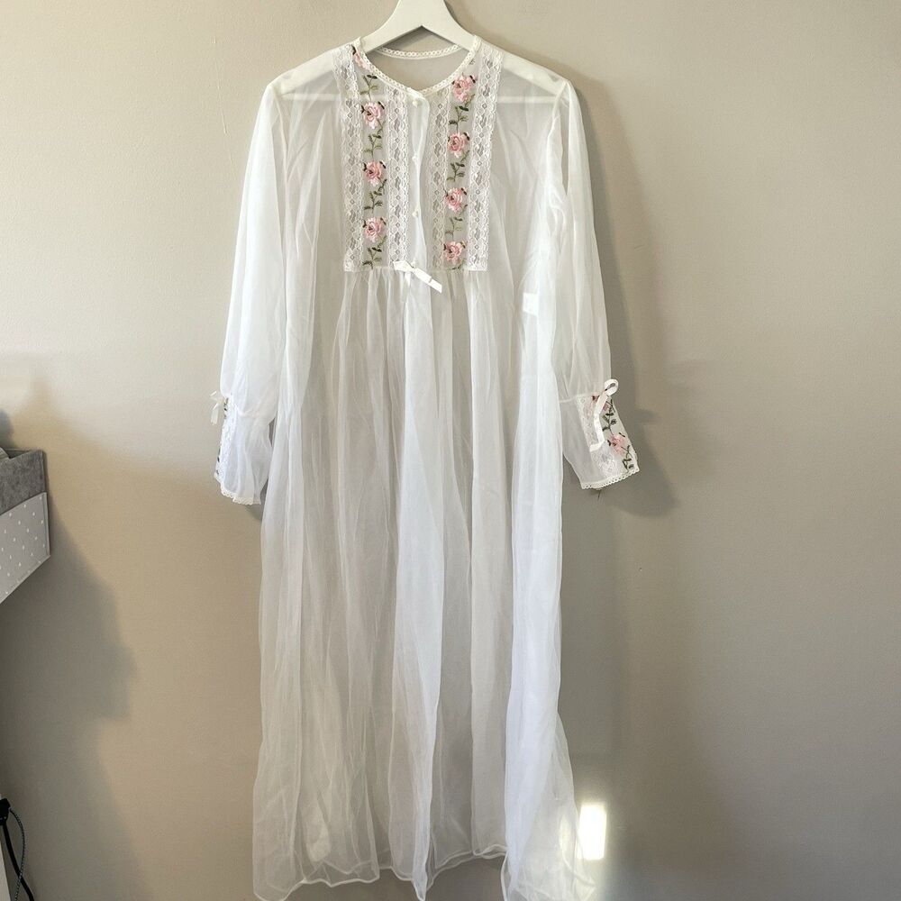 Suzy Star Vintage White Long Sleeve Floral Embroidered Slip Dress 1950 Deadstock